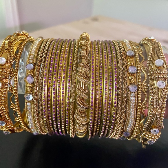 Beautiful side of bangles - Like New!!! - Picture 1 of 5